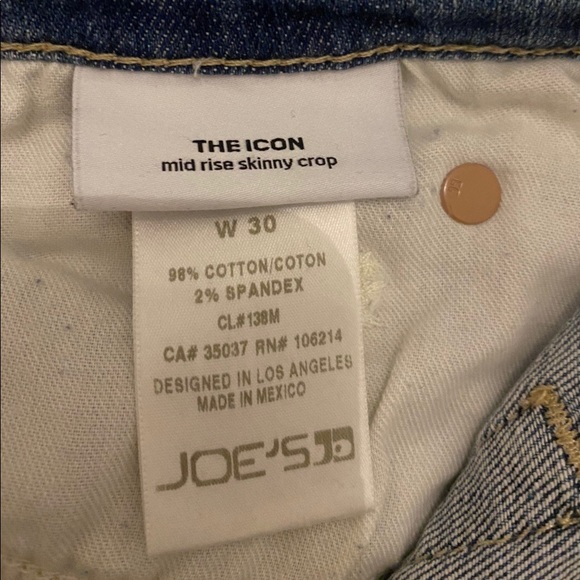 ‼️SOLD‼️Super cute embroidered daisy jeans! - Picture 4 of 4